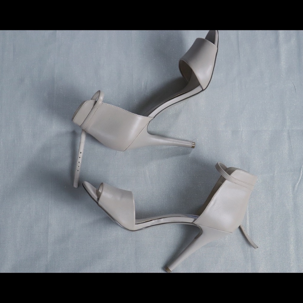 Nude Nine West Heels